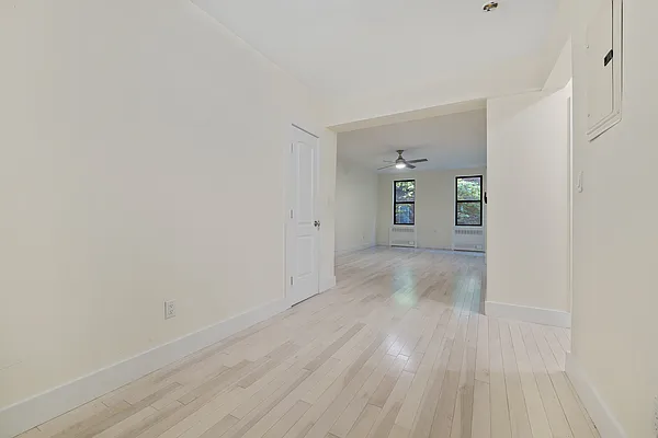 Rented by MNS | media 5