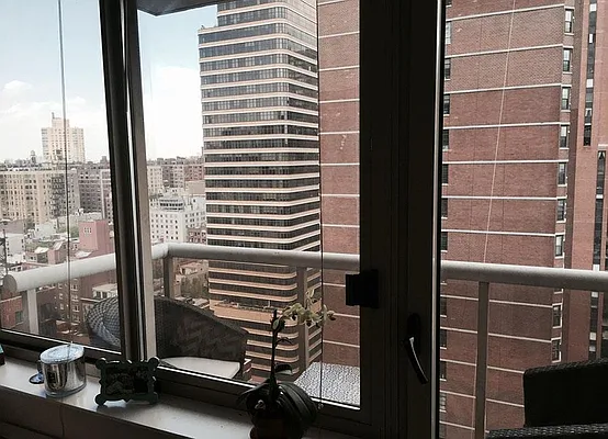 Rented by Warburg | media 12