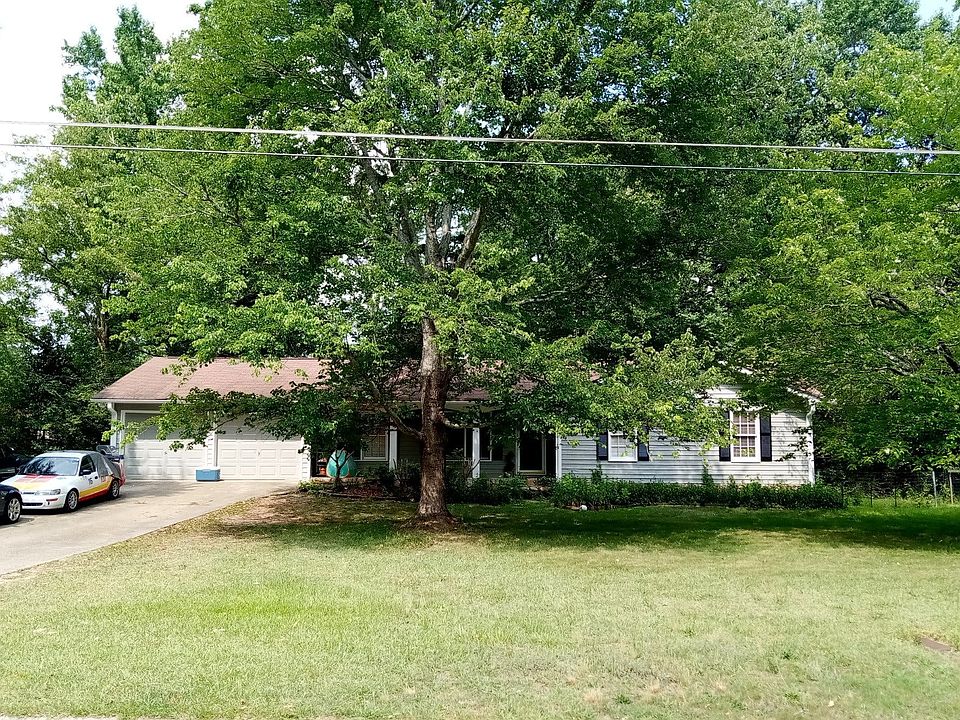 1st image of 1704 Moss Dr