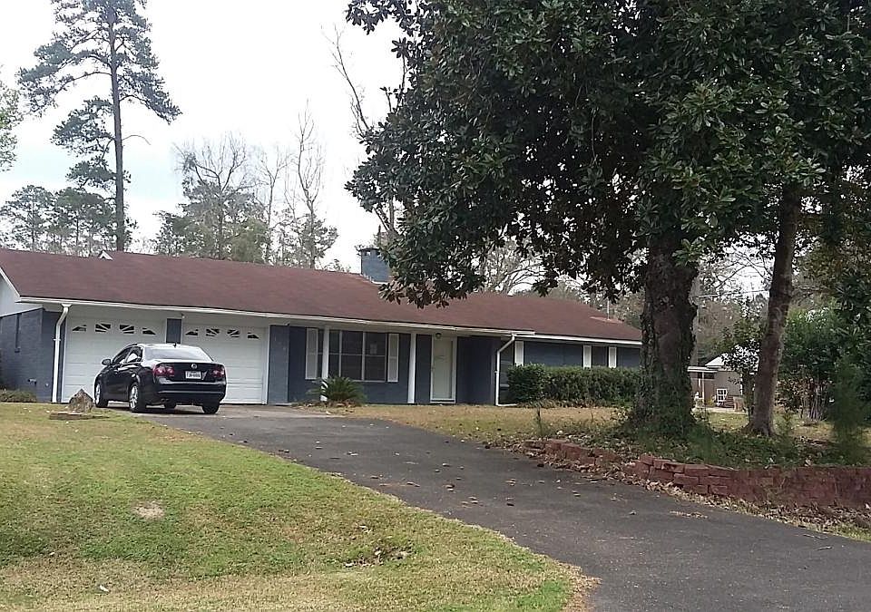 1st image of 308 Cypress Bend Dr