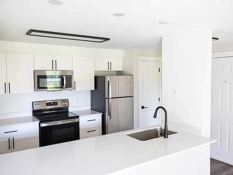 Overlook at Murrayhill Apartments — Photo 14