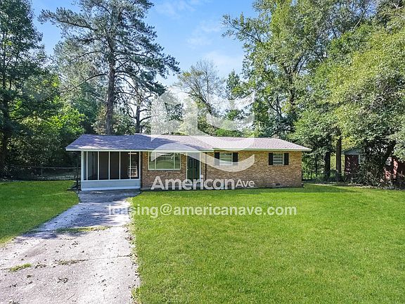 1472405_002_front_view_3.jpg