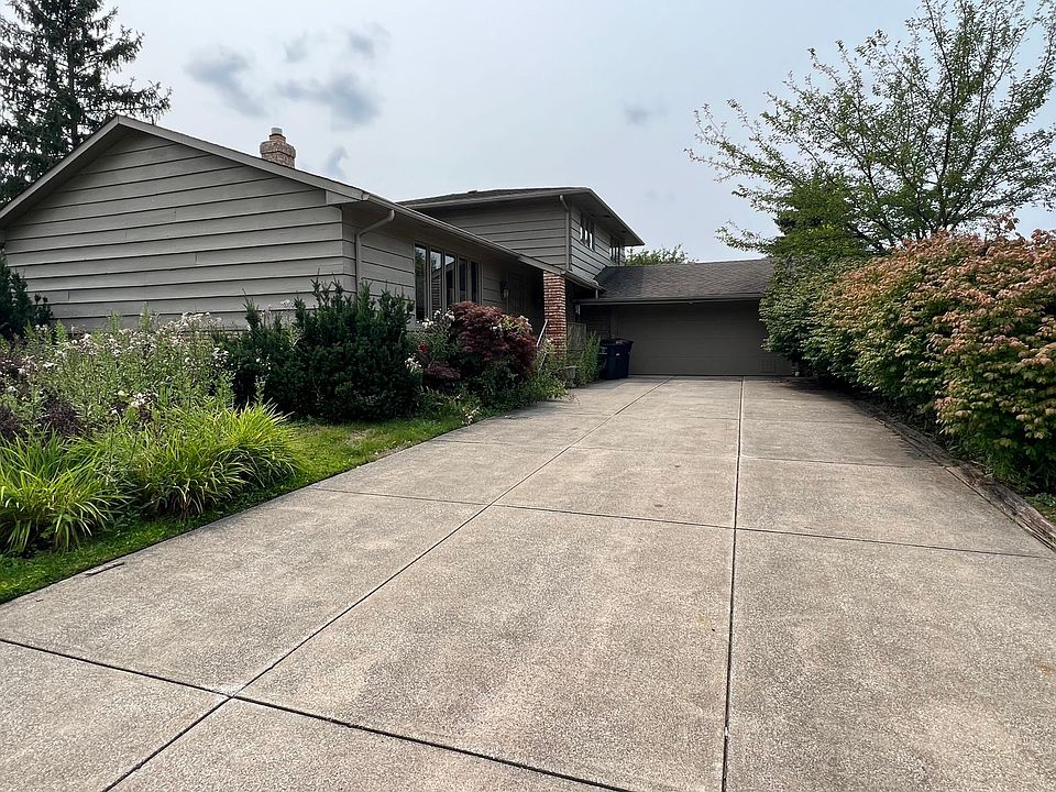 1st image of 24790 Fairmount Blvd