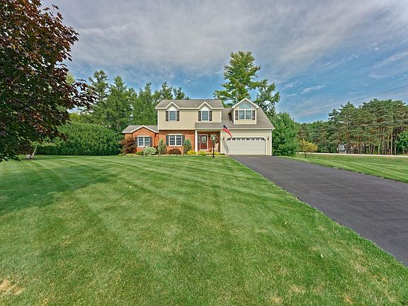 2nd image of 1 Sprucewood Ct