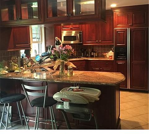 Lovely kitchen with granite countertops