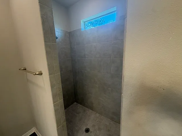 1504 NE 34th Ln — Photo 9