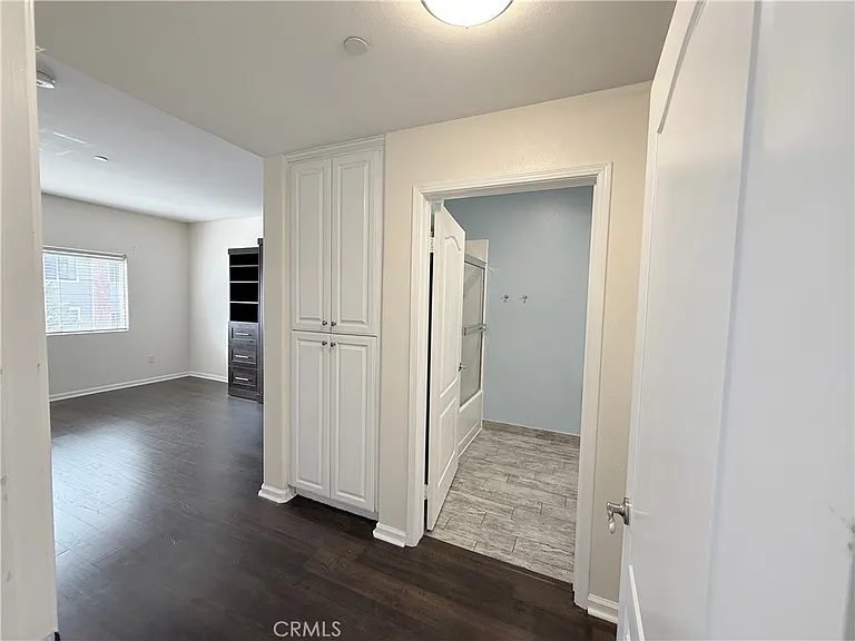 3401 S Bentley Ave #203 — Photo 25