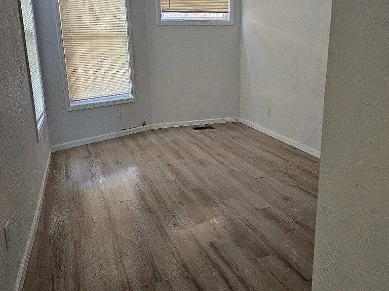 1000 S 7th St — Photo 10