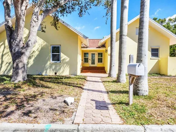 1025 Pomelo Ave, Sarasota, FL 34236