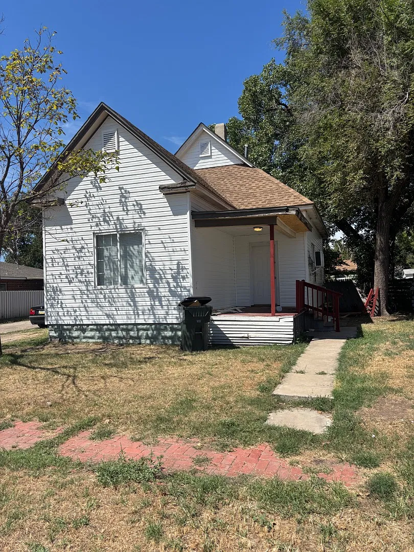 426 E 5th Ave — Photo 3
