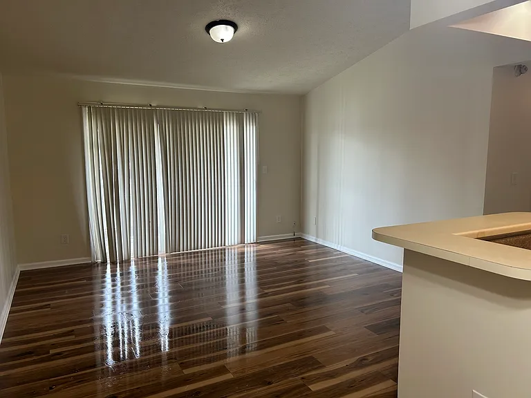 120 Wells Ct — Photo 1