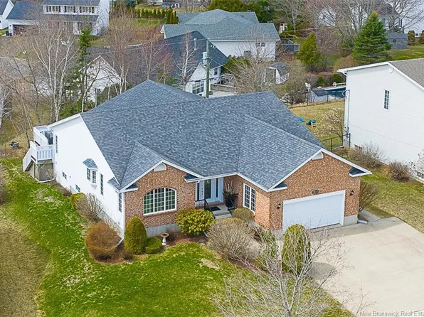 305 Douglas Ave, Fredericton, NB E3A 5T1