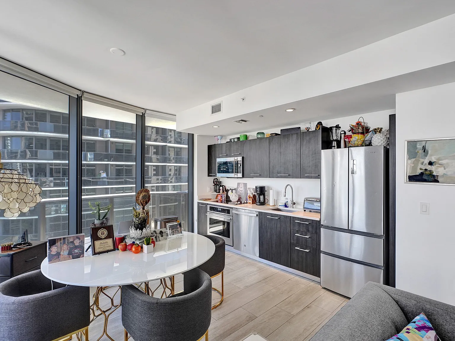 2 bed, 926 sqft, $5,500 — Photo 3