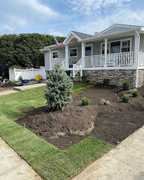 2nd image of 3910 Darby Ln