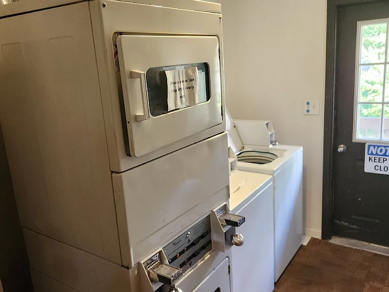 450 Laurel St — Photo 20