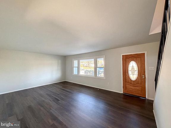 3rd image of 4116 Middle Ridge Dr