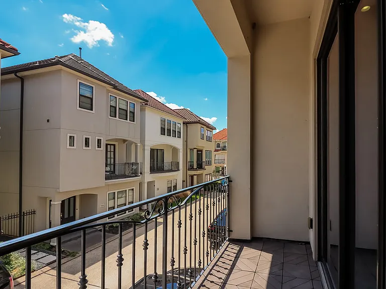 7226 Laguna Villas — Photo 5