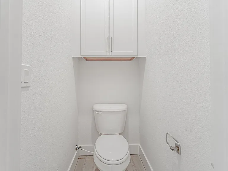 2661 Two Sw Livingston Sq — Photo 10