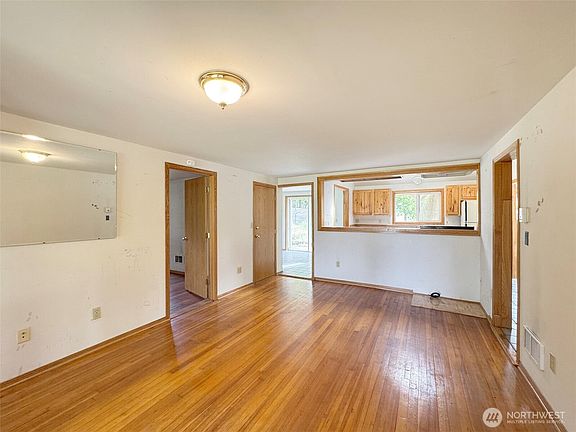 5th image of 1218 W Lauridsen Boulevard