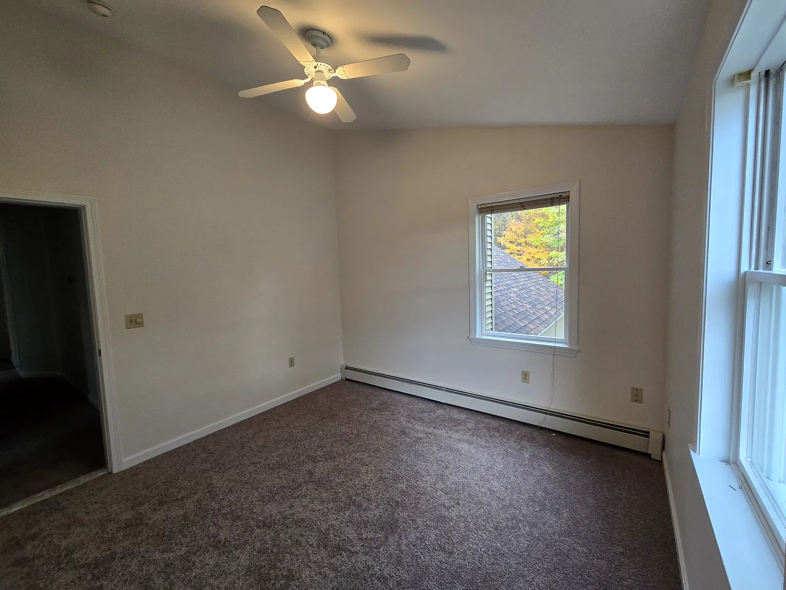 4 bed, 2000 sqft, $2,780 — Photo 4