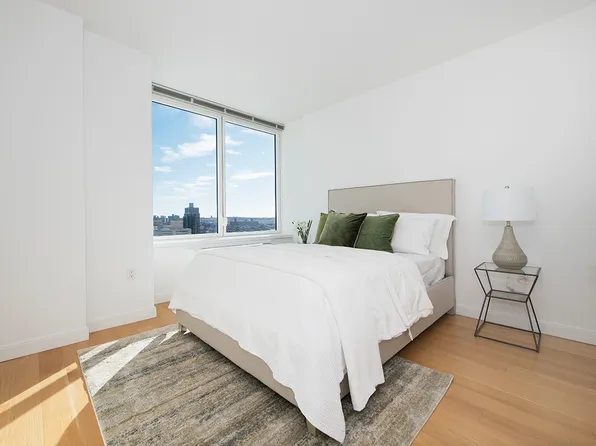 61-55 Junction Boulevard image 5 of 15