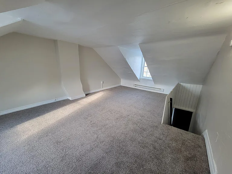 139 N Pine St — Photo 23