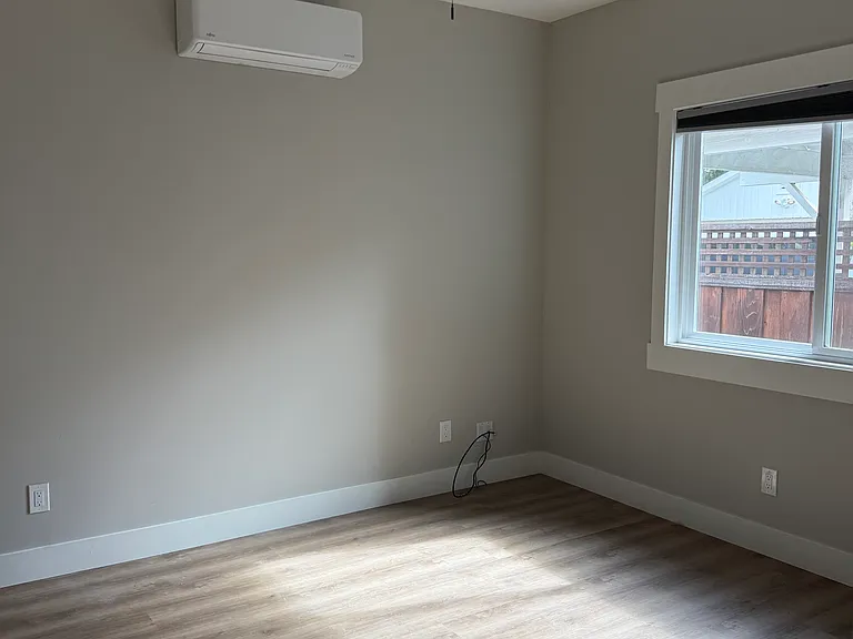 2852 Carmen Ave — Photo 7