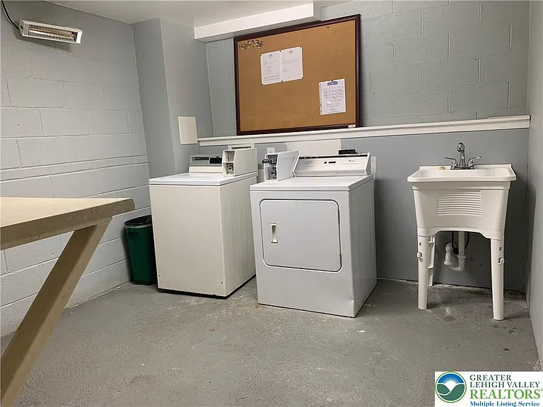 526 Broad St #3 — Photo 17