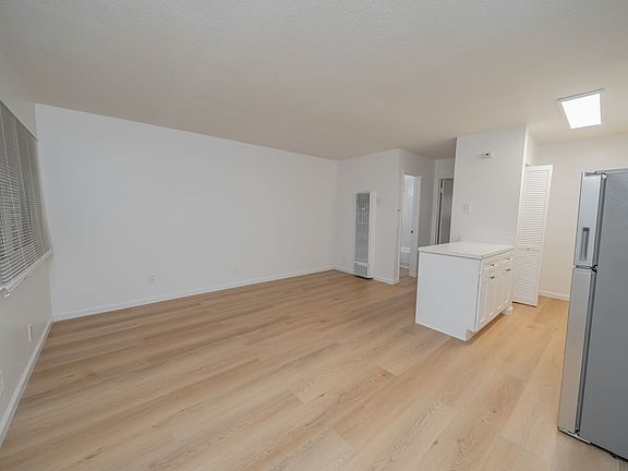 3rd image of 1927 5th Ave #1