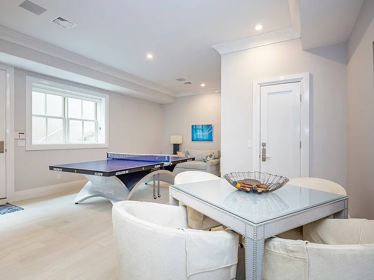 128 W Prospect St — Photo 32