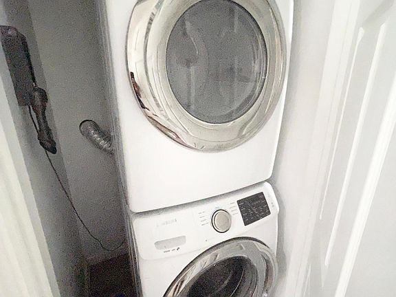 3rd image of 1427 Park Ave #1F