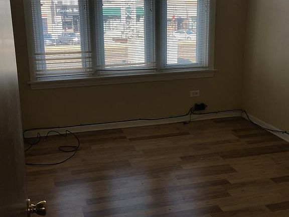 3rd image of 6828 W Windsor Ave APT B2