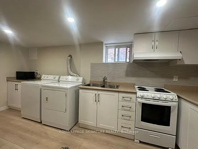 445 Donlands Ave #LOWER — Photo 9