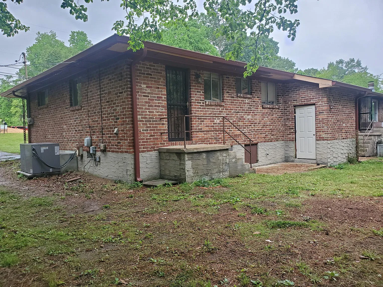 2 bed, 900 sqft, $1,200 — Photo 2