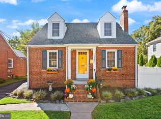 3504 14th St S, Arlington, VA 22204
