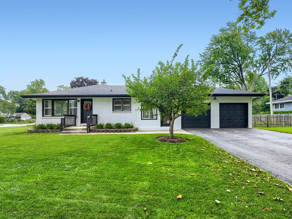 1st image of 827 Lyford Ln