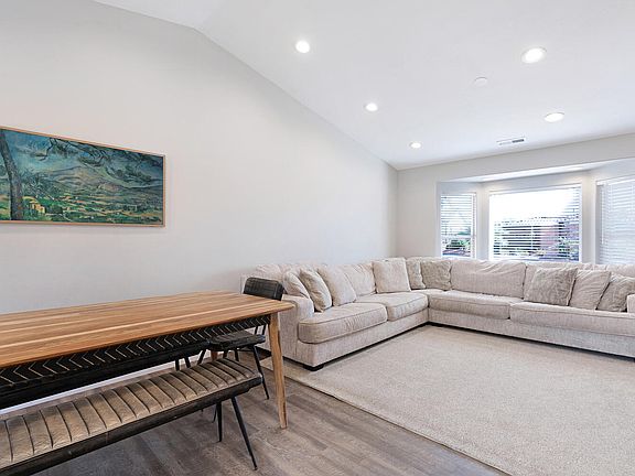 3rd image of 336 S Puerto Dr