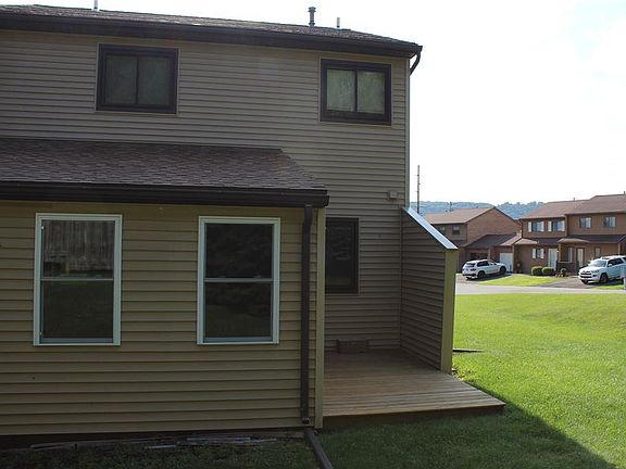 5th image of 138 Theresa Blvd