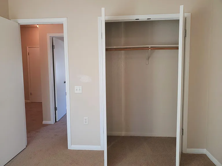 BEDROOM 4 CLOSET
