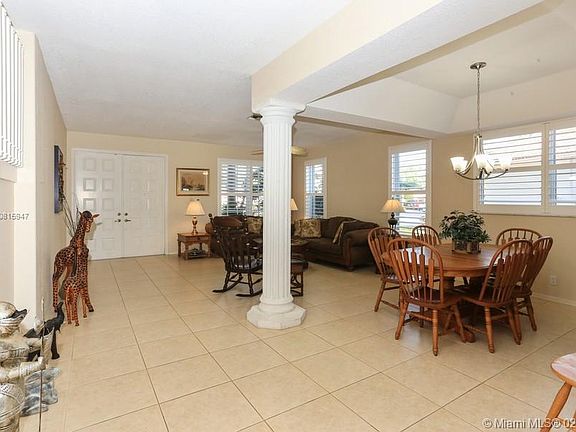 2nd image of 4124 Amber Ln