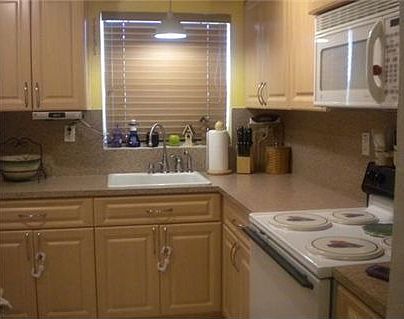 4th image of 20361 NW 43rd Ave