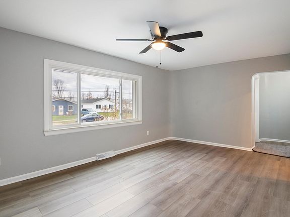 5th image of 395 E Princeton Ave