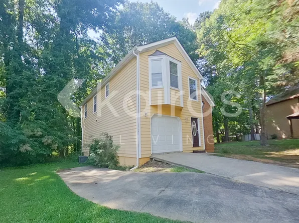 835 Ashley Ln, Stone Mountain, GA 30087