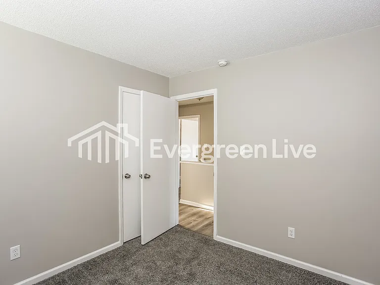 7211 Meadow Glen Dr — Photo 5
