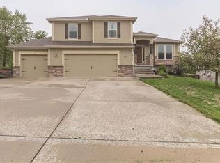 10104 N Maywood Ave, Kansas City, MO 64157