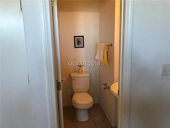 5th image of 2235 Steele St