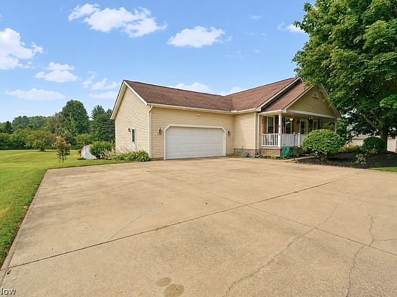 4th image of 5566 River Rd