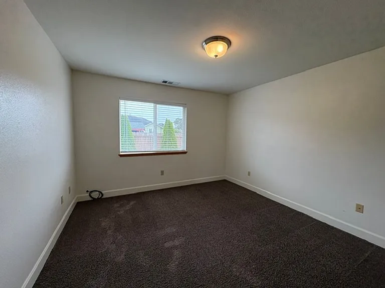 1200 Winchester Ave — Photo 6
