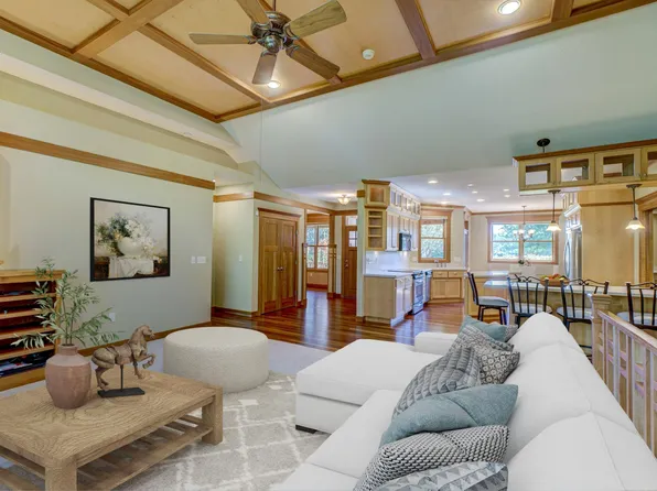 828 Hidden Lake Rd, Roberts, WI 54023