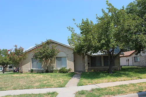 2109 Cedarcrest Dr Photo 1